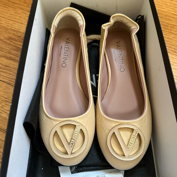 NEW Valentino flats - beige color - Picture 3 of 5